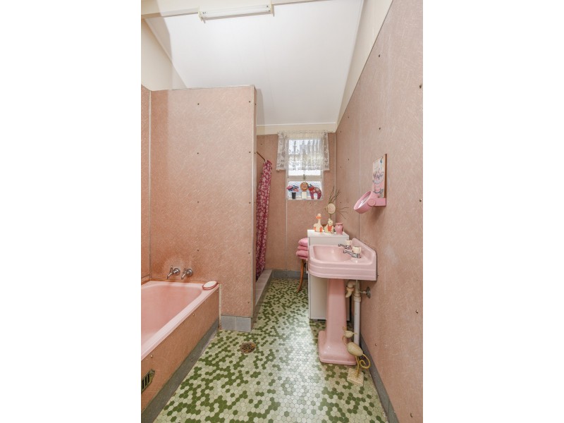 86 Macaulay Street, Morts Estate NSW 2790