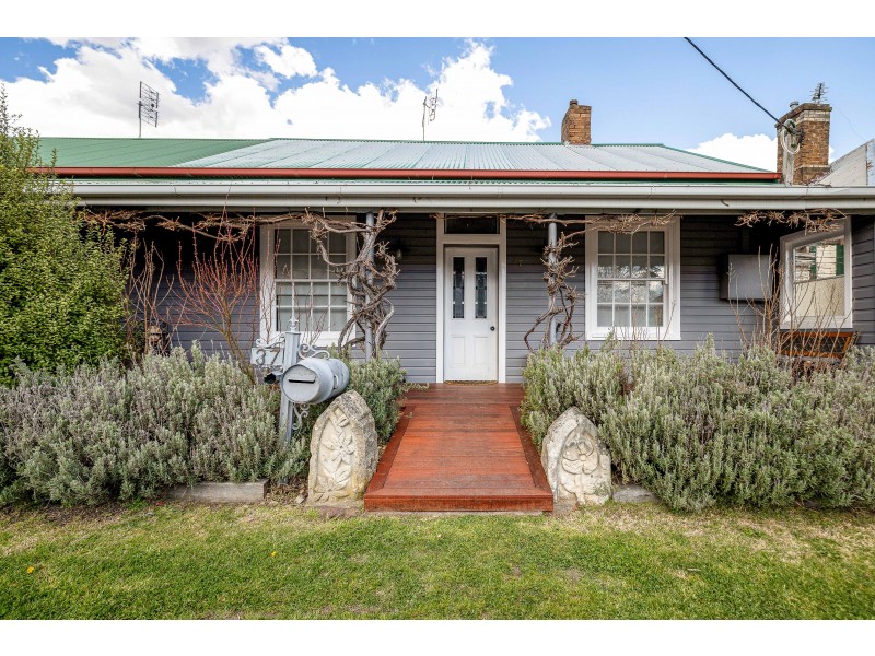 37 Inch Street, Lithgow NSW 2790