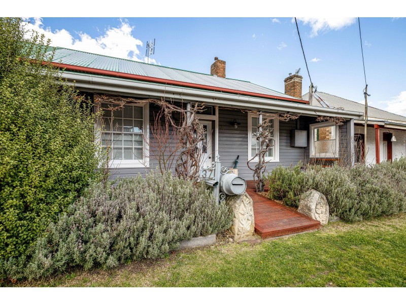 37 Inch Street, Lithgow NSW 2790