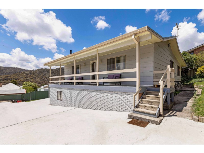 3 Hill Range Crescent, Lithgow NSW 2790