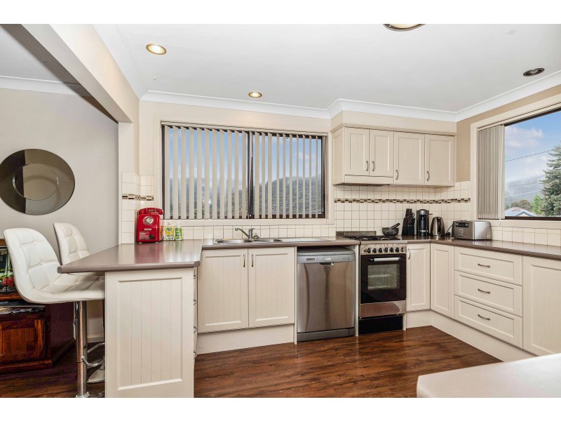 3 Hill Range Crescent, Lithgow NSW 2790