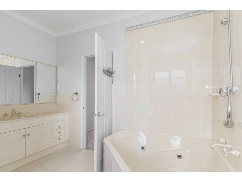 5 Adina Crescent, Bowenfels NSW 2790