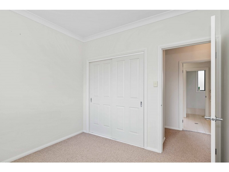 5 Adina Crescent, Bowenfels NSW 2790