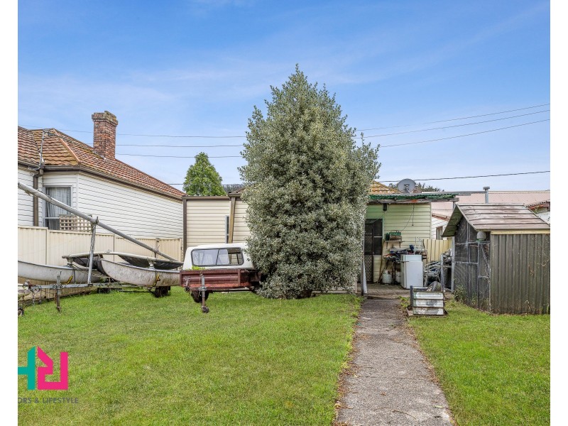27 Read Avenue, Lithgow NSW 2790