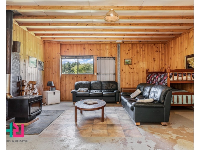 499 Razorback Road, Running Stream NSW 2850