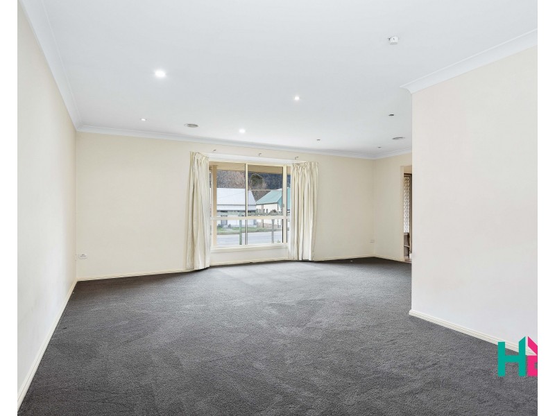 83 Inch Street, Lithgow NSW 2790