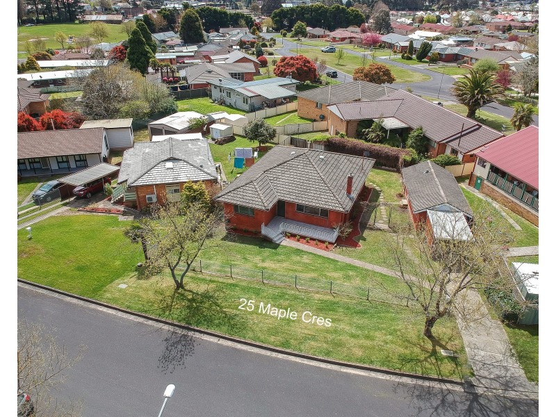 25 Maple Crescent, Lithgow NSW 2790