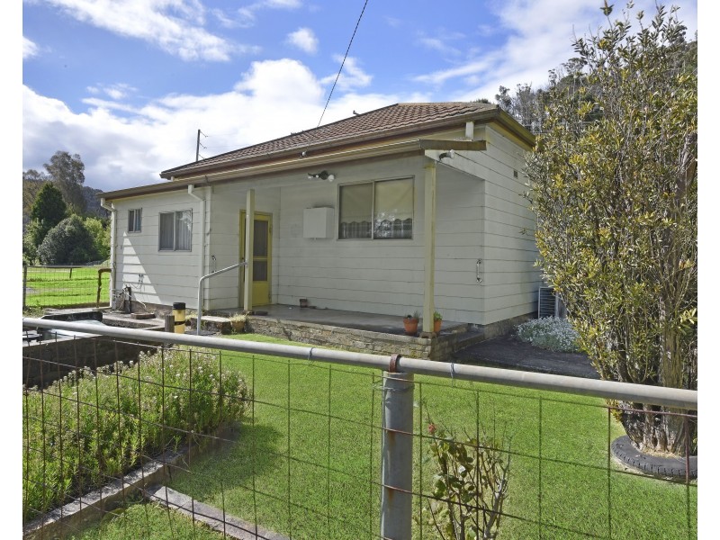 65 Sandford Avenue, Lithgow NSW 2790