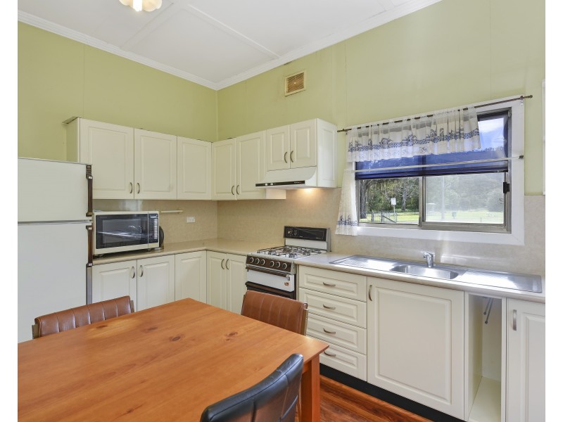 65 Sandford Avenue, Lithgow NSW 2790