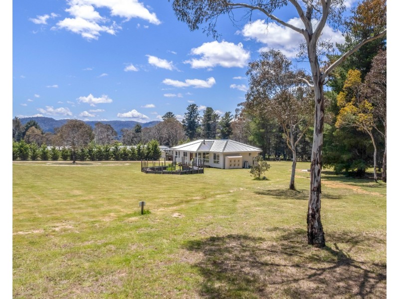 75 Oakey Forest Road, Marrangaroo NSW 2790