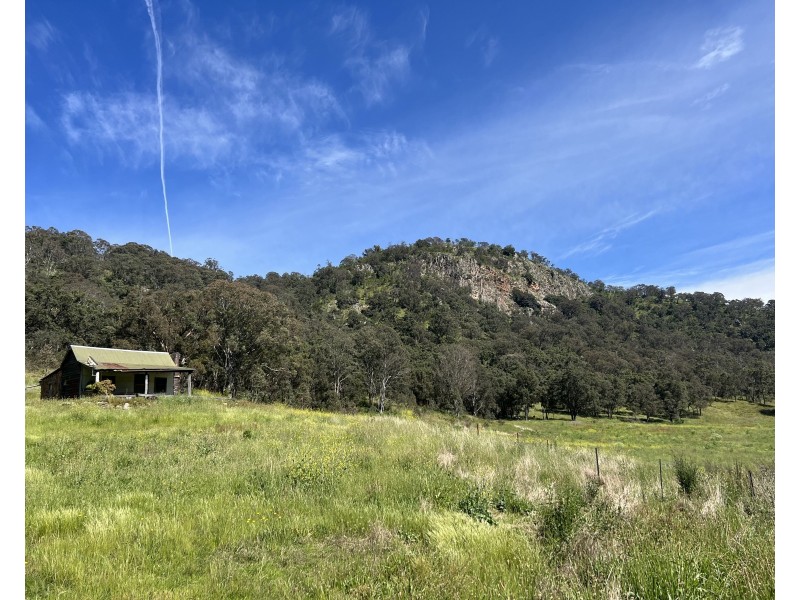 427 Cullenbenbong Road, Ganbenang NSW 2790
