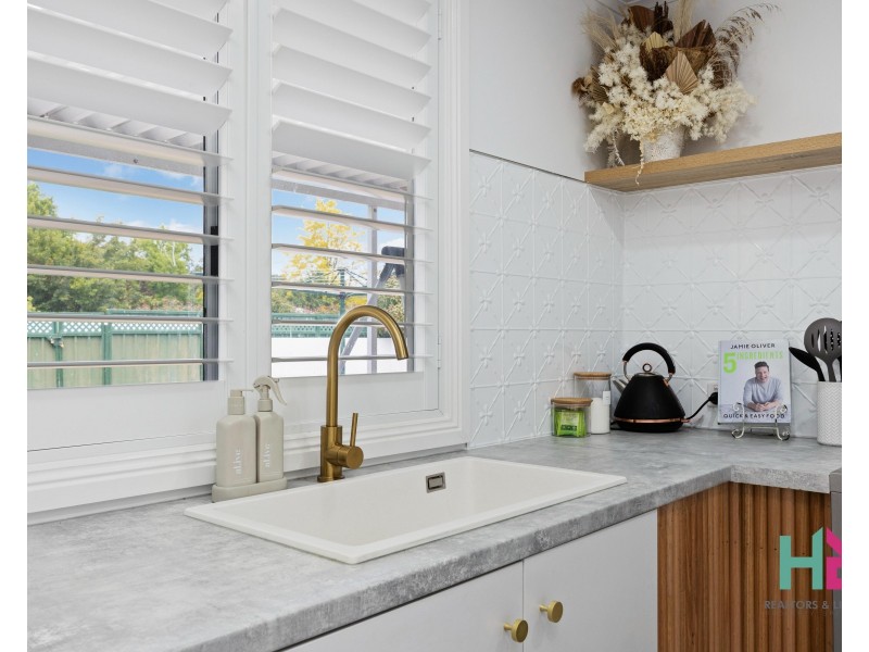 4 Amiens Street, Littleton NSW 2790