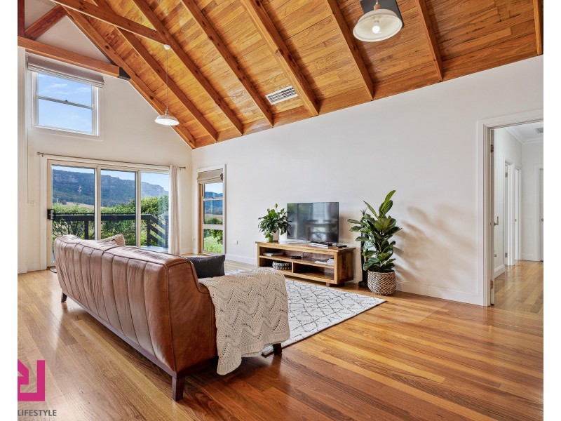 10 Dicker Drive, Little Hartley NSW 2790