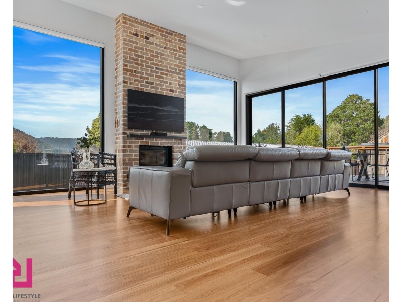 11 Park Parade, Lithgow NSW 2790