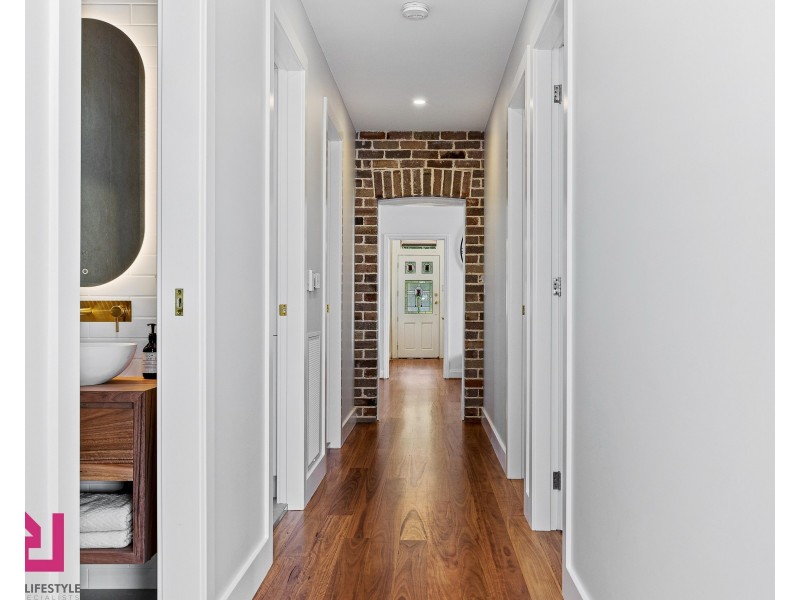 11 Park Parade, Lithgow NSW 2790