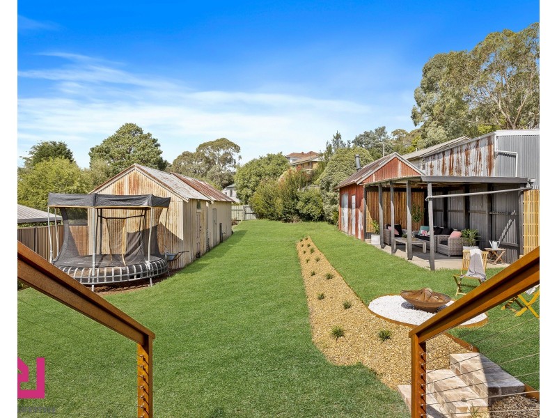 11 Park Parade, Lithgow NSW 2790