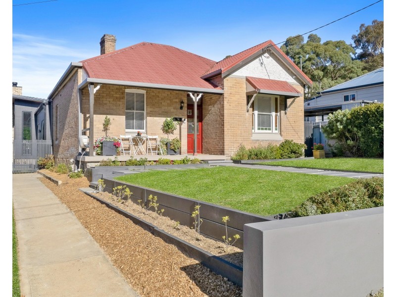 11 Park Parade, Lithgow NSW 2790