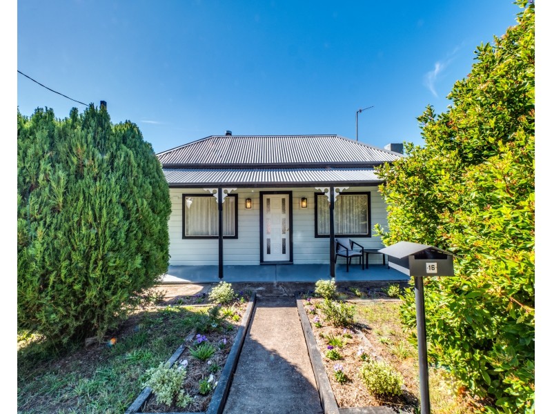 16 Burton Street, Portland NSW 2847