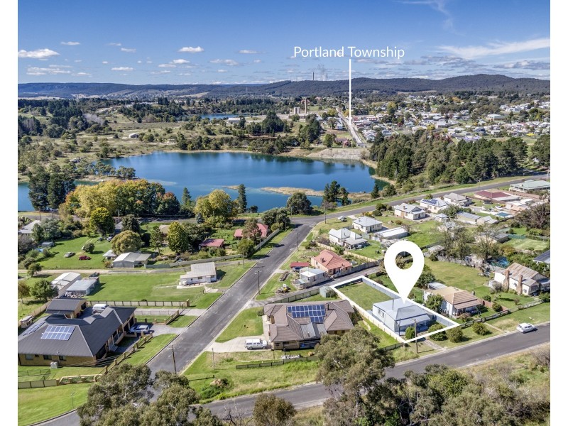 16 Burton Street, Portland NSW 2847