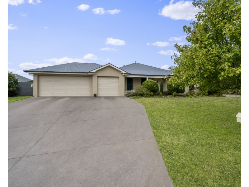 37 Hillcrest Avenue, Bowenfels NSW 2790