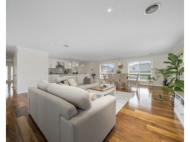 37 Hillcrest Avenue, Bowenfels NSW 2790