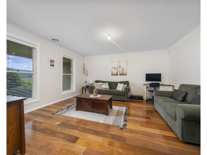 37 Hillcrest Avenue, Bowenfels NSW 2790