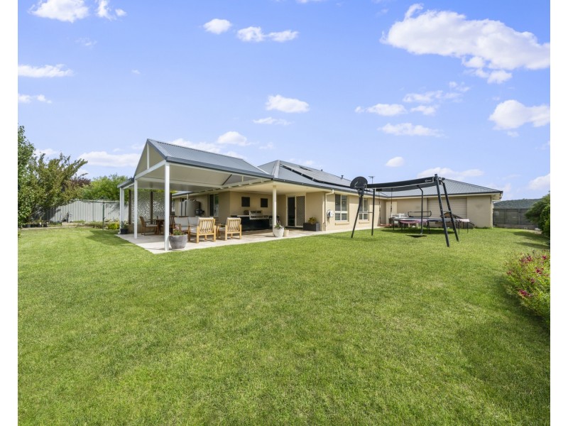37 Hillcrest Avenue, Bowenfels NSW 2790