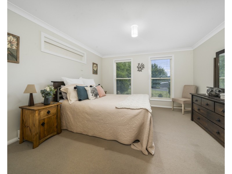 37 Hillcrest Avenue, Bowenfels NSW 2790