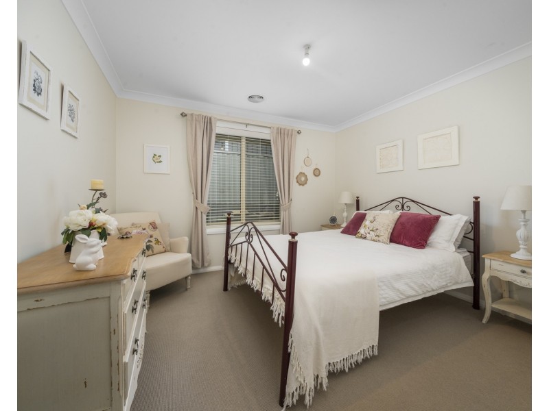 37 Hillcrest Avenue, Bowenfels NSW 2790