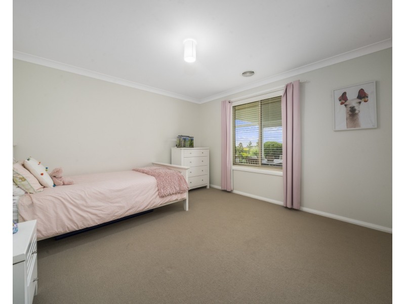 37 Hillcrest Avenue, Bowenfels NSW 2790