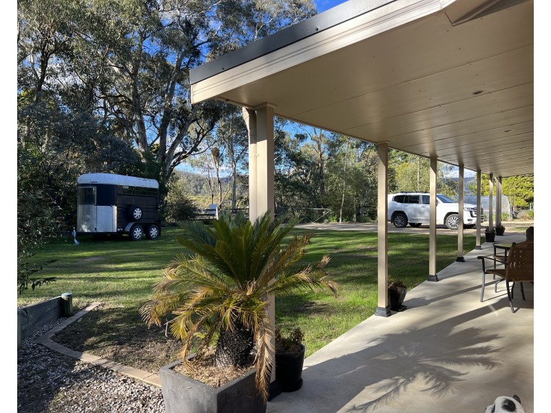 4 Hughes Lane, Marrangaroo NSW 2790