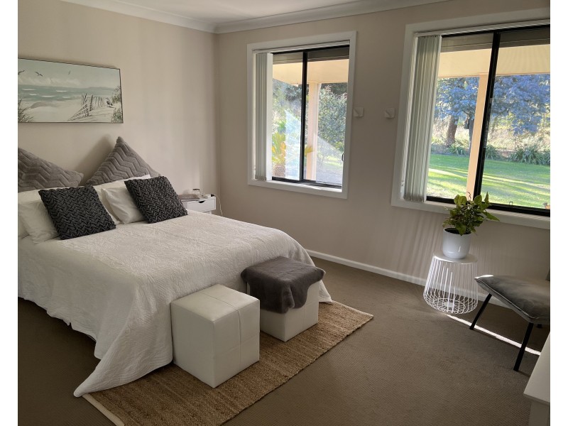 4 Hughes Lane, Marrangaroo NSW 2790