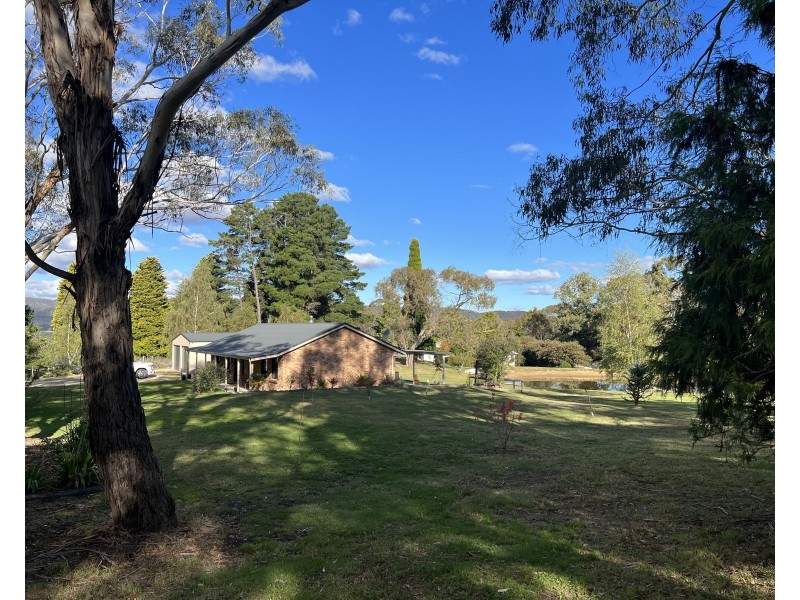 4 Hughes Lane, Marrangaroo NSW 2790