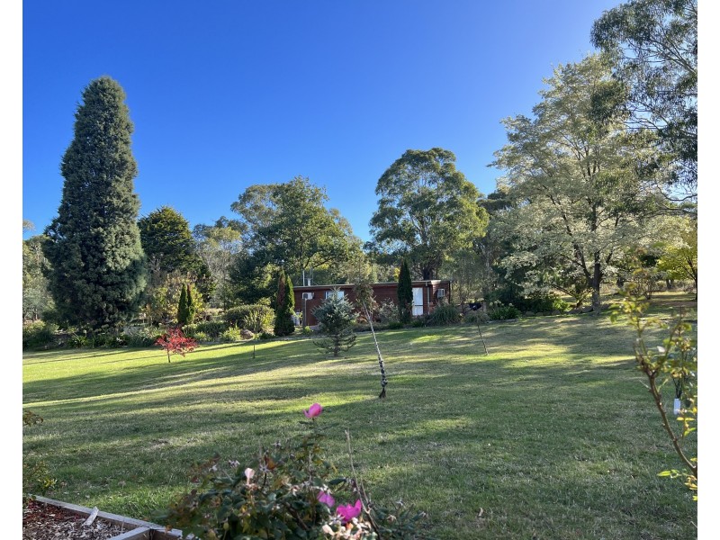 4 Hughes Lane, Marrangaroo NSW 2790