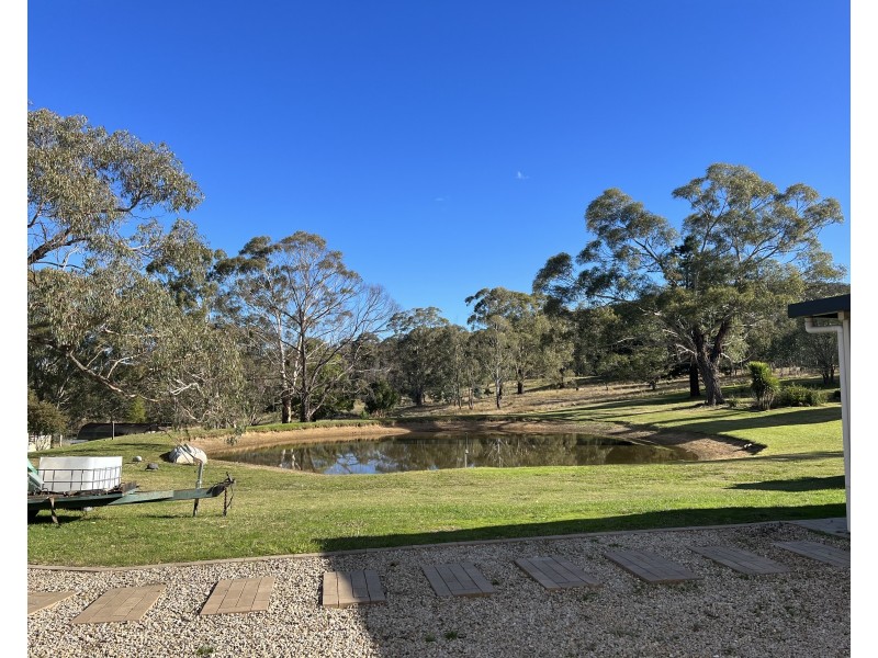 4 Hughes Lane, Marrangaroo NSW 2790
