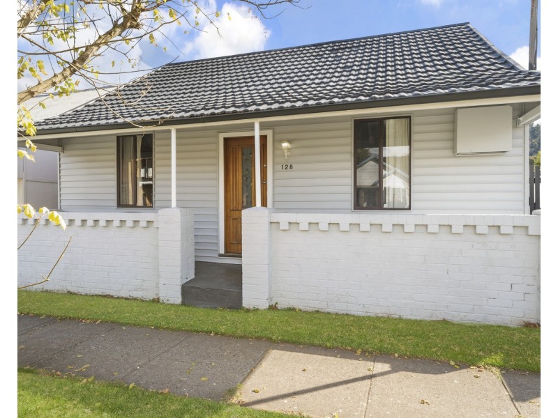 128 Inch Street, Lithgow NSW 2790