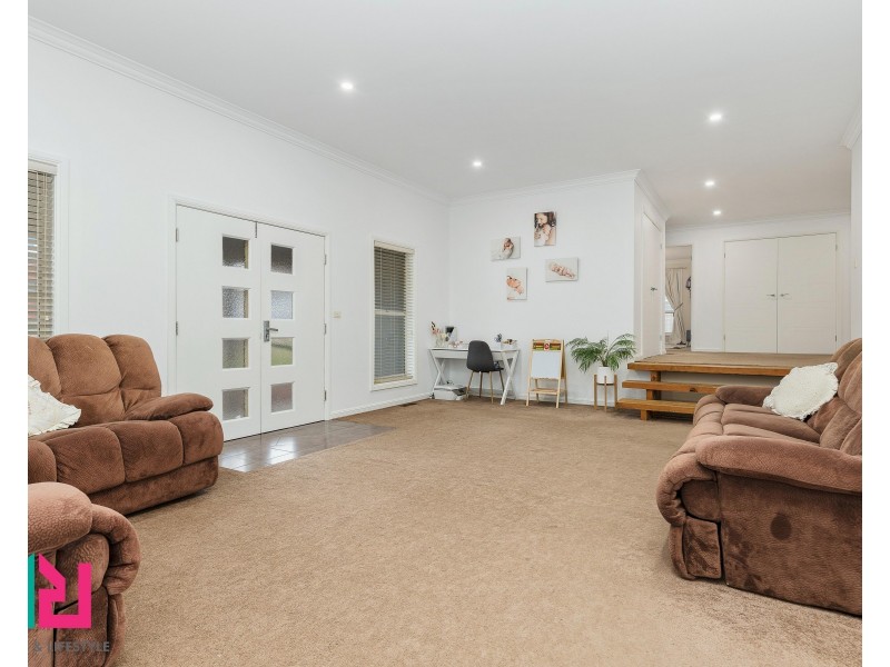 5 Stockade Close, South Bowenfels NSW 2790