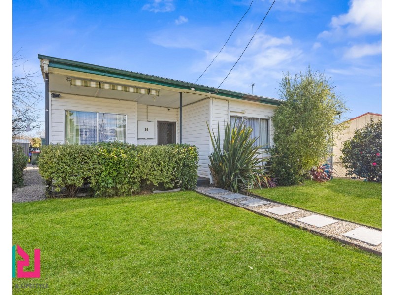 16 Outer Crescent, Bowenfels NSW 2790