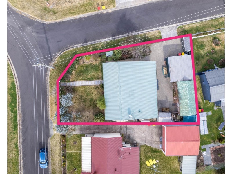16 Outer Crescent, Bowenfels NSW 2790