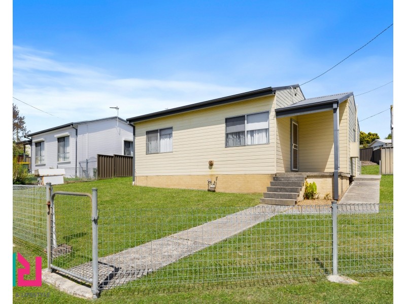 40 Inner Crescent, Bowenfels NSW 2790