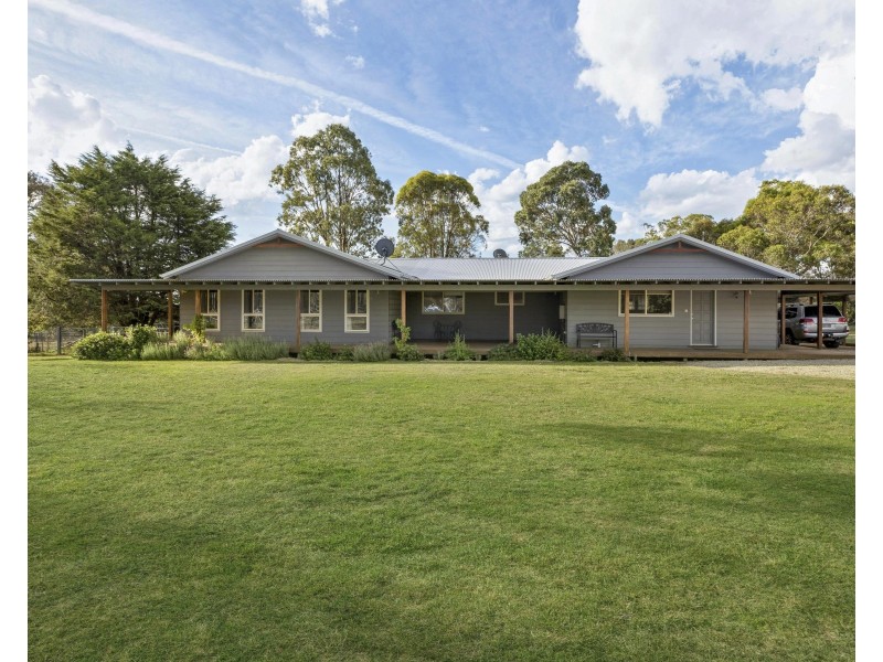 558 Razorback Road, Running Stream NSW 2850