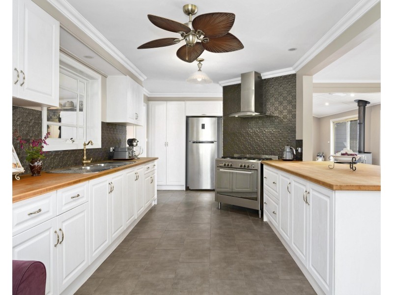 558 Razorback Road, Running Stream NSW 2850