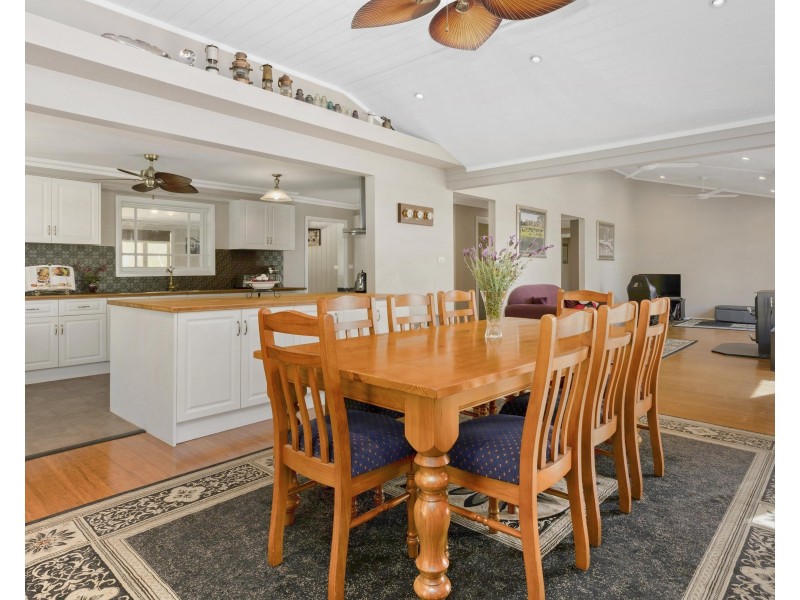 558 Razorback Road, Running Stream NSW 2850