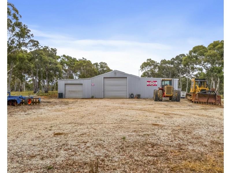 558 Razorback Road, Running Stream NSW 2850