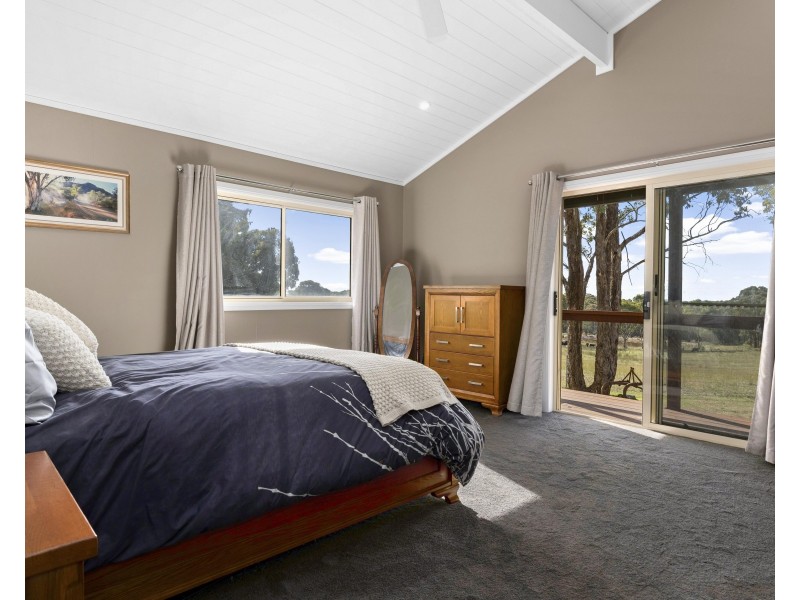 558 Razorback Road, Running Stream NSW 2850