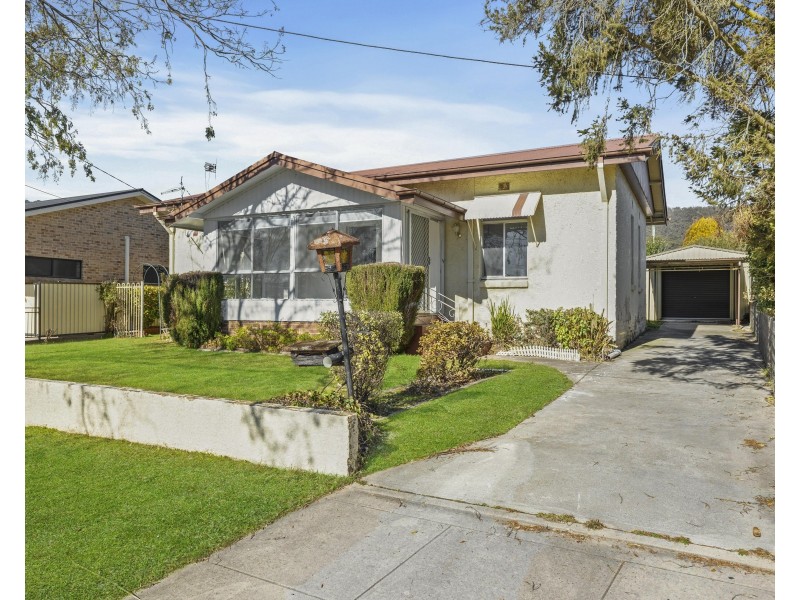 8 The Circle, Lithgow NSW 2790