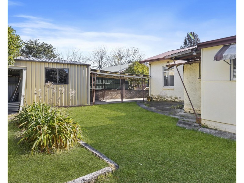 8 The Circle, Lithgow NSW 2790