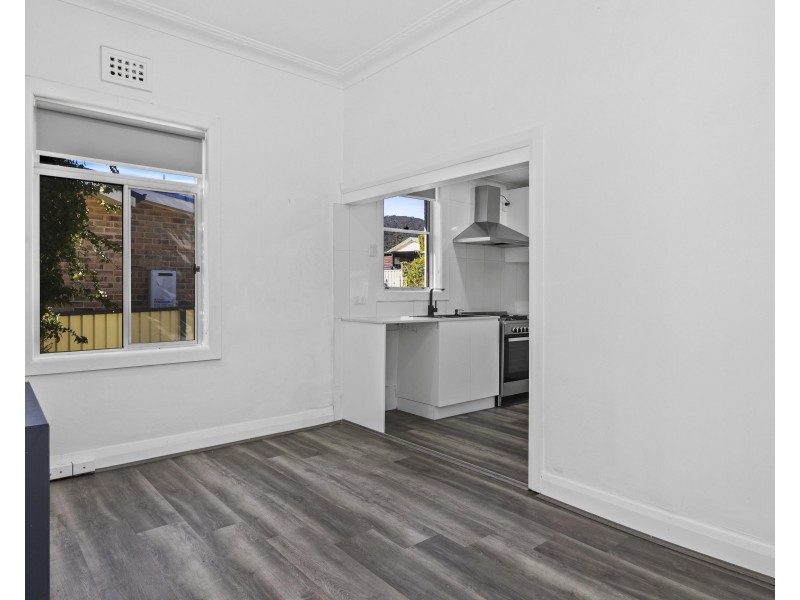 8 The Circle, Lithgow NSW 2790