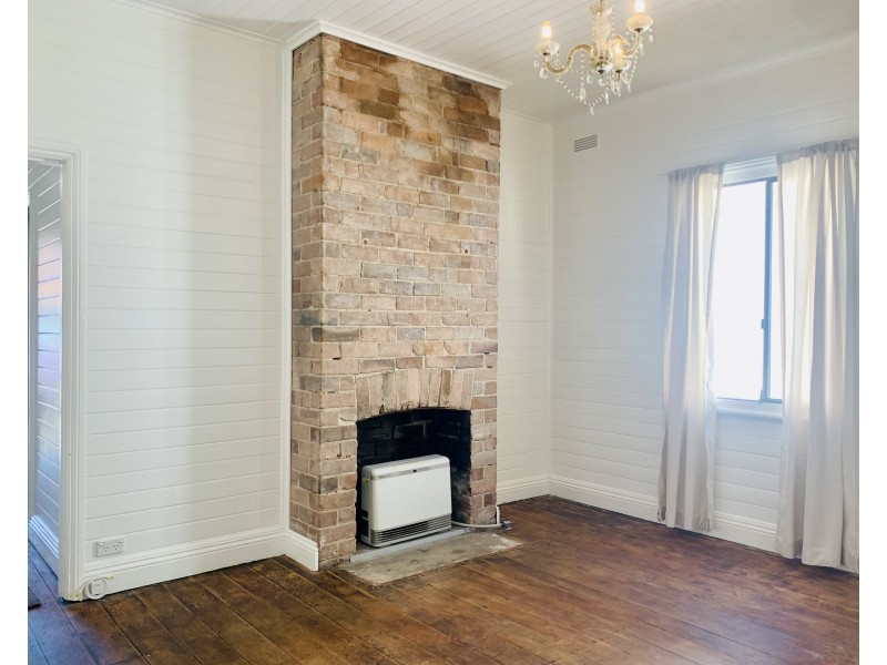 186 Inch Street, Lithgow NSW 2790