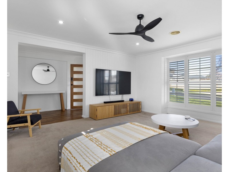 8 Robertson Street, Bowenfels NSW 2790